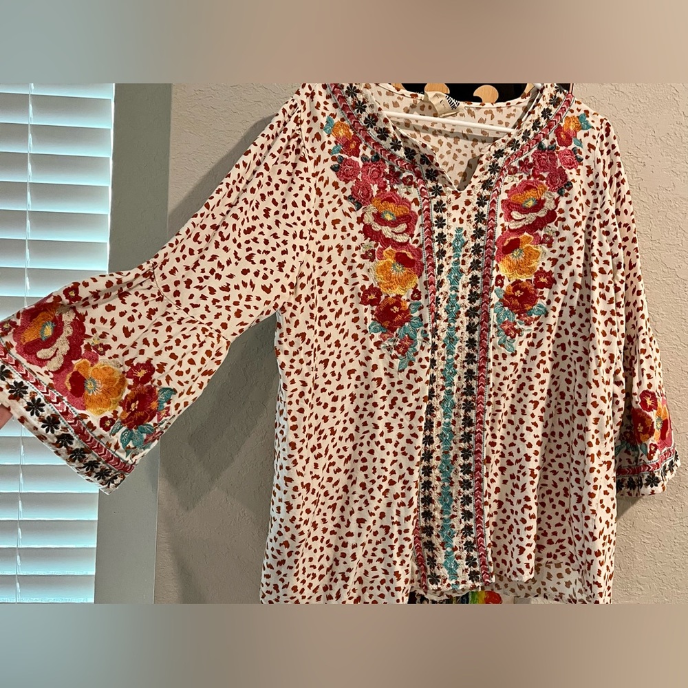 Savanna Jane colorful flowy blouse. Size large